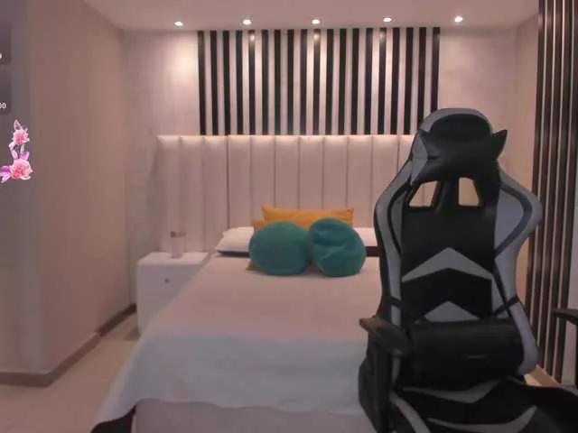 EllaClark on BongaCams 