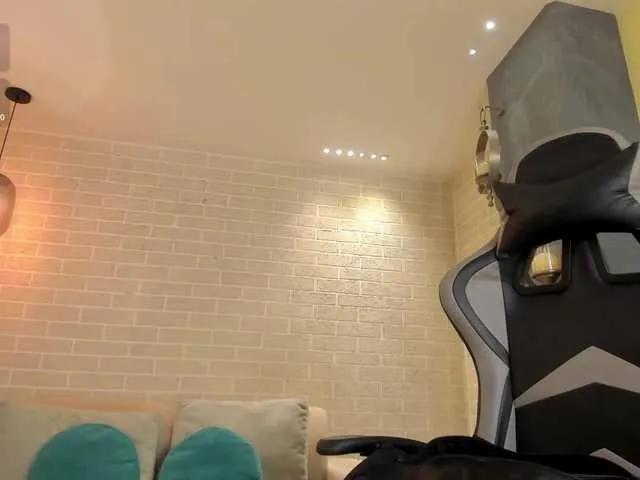 EllaClark from BongaCams