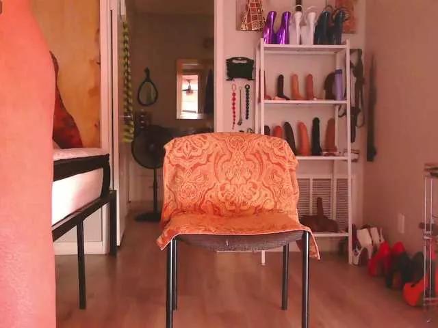 QueenAnitaDix on BongaCams 