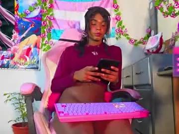 effy_marinn from Chaturbate