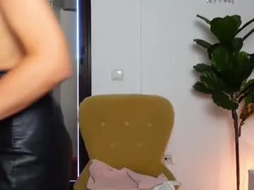 ninacrystal on Chaturbate 