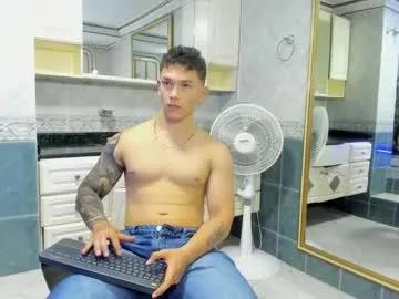 thomas_moon_ from Chaturbate