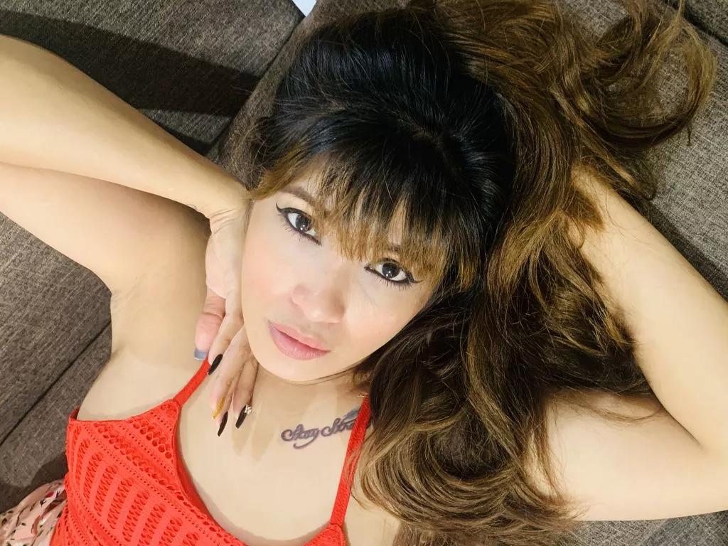 BellaWinter from LiveJasmin