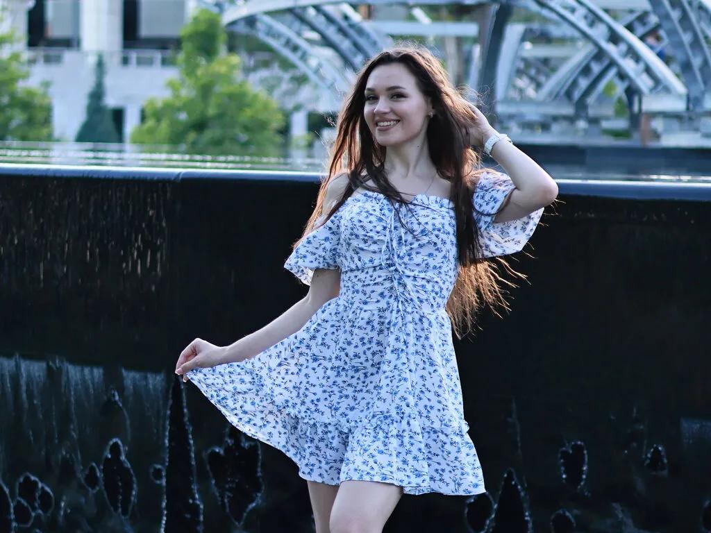 DaisyAngrisano from LiveJasmin