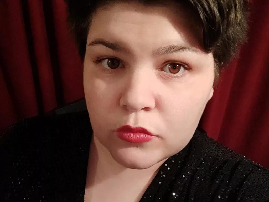 IonyEllaa from LiveJasmin