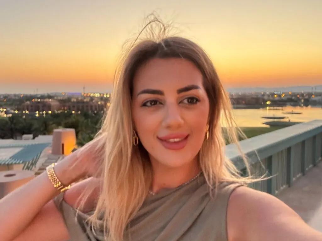 SarahCollie from LiveJasmin