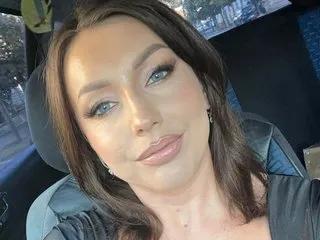 RoseLyinne from Streamate