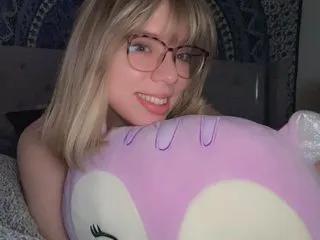 The_Blondiee from Streamate