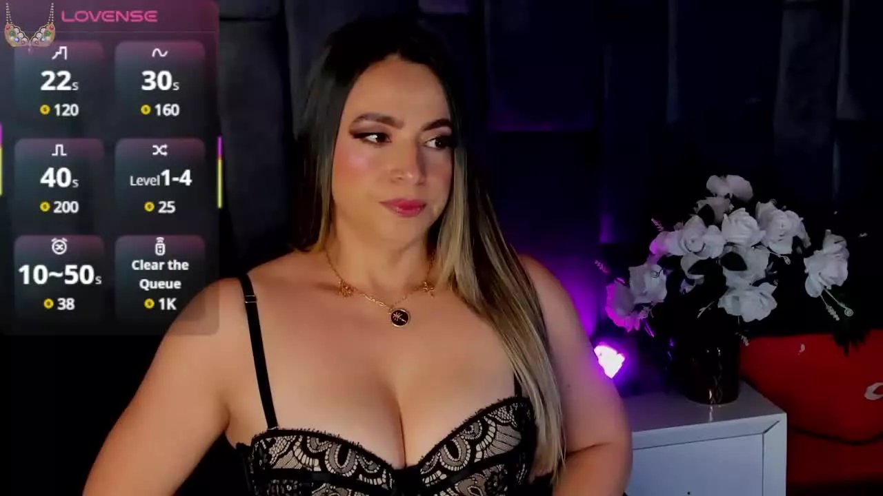 AlaiaConnors on Streamray 