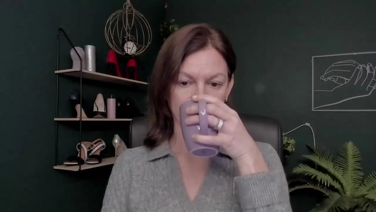 VivianTasty on Streamray 