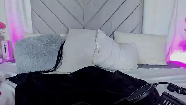 AnnaQueen_ on StripChat 