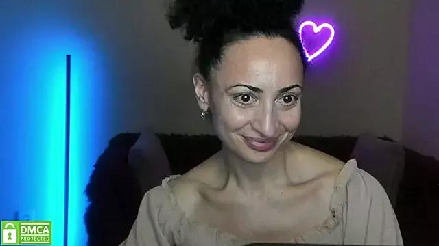 Arianasweety23 on StripChat 