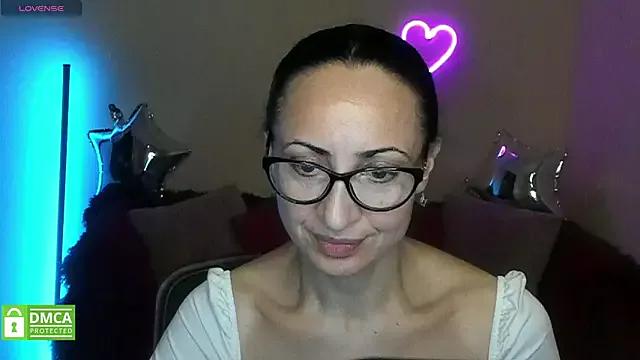 Arianasweety23 on StripChat 