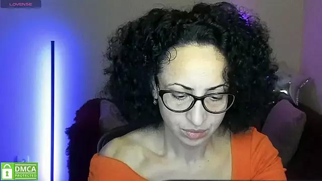 Arianasweety23 on StripChat 