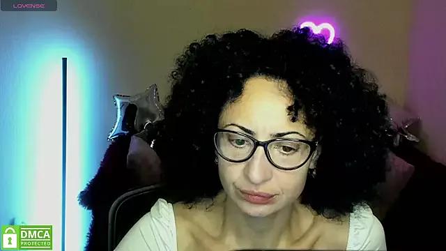 Arianasweety23 on StripChat 