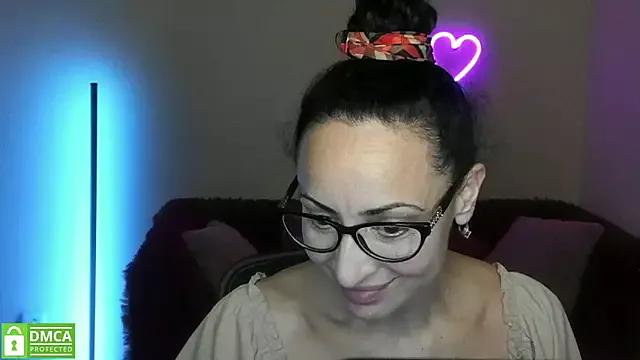 Arianasweety23 on StripChat 