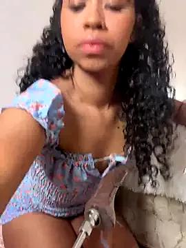 bella__honey on StripChat 