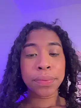 bella__honey on StripChat 