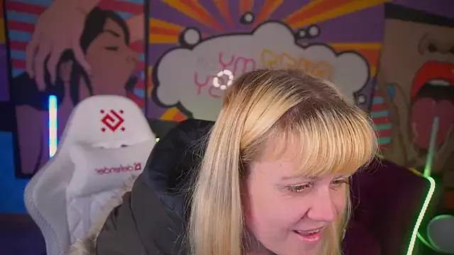 BellaLaPetit on StripChat 