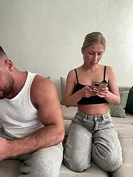 belle98 on StripChat 