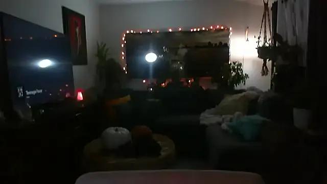 CeceilaMoon from StripChat