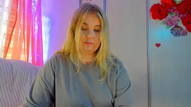 CoraSwon from StripChat