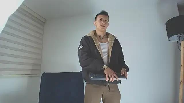 DeusbelliS from StripChat