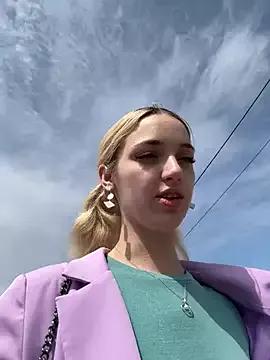 DollyTall on StripChat 