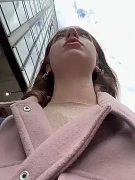 DollyTall on StripChat 