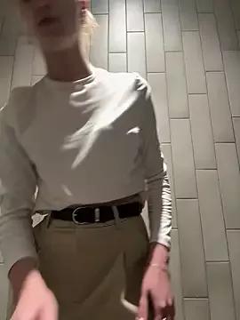 DollyTall on StripChat 