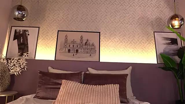 ElleDiane on StripChat 