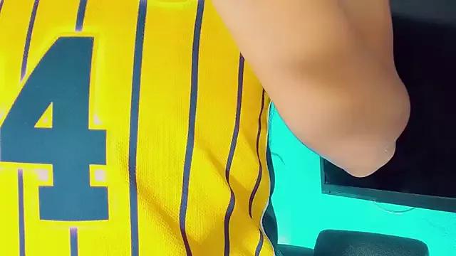 Emmaa_Saenz_ on StripChat 