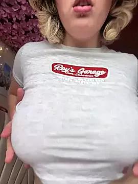 Enyeld_ruru on StripChat 