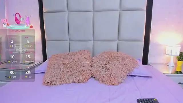 HannaClarrk_ from StripChat