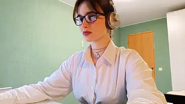 IcyKleys from StripChat