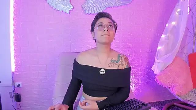 Juliexxxtasy from StripChat