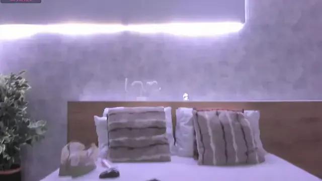 karina_gomez_18 from StripChat