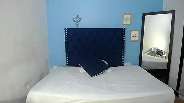 kinky_redhead18 on StripChat 