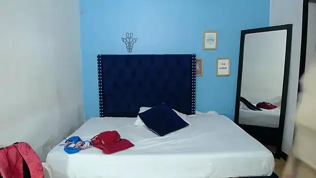 kinky_redhead18 on StripChat 