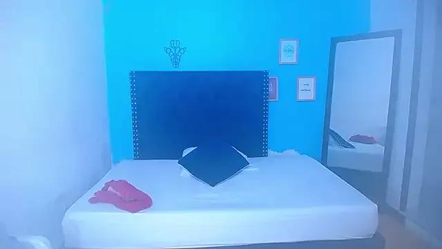 kinky_redhead18 on StripChat 