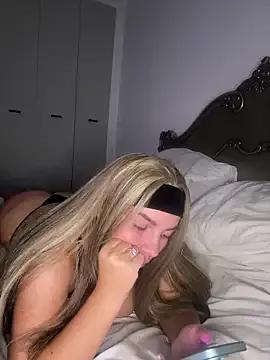 little_lola_x on StripChat 