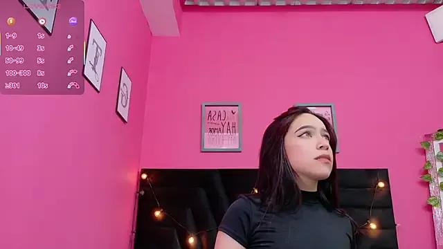 littleebluee on StripChat 