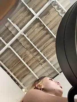 loirinhaaa from StripChat