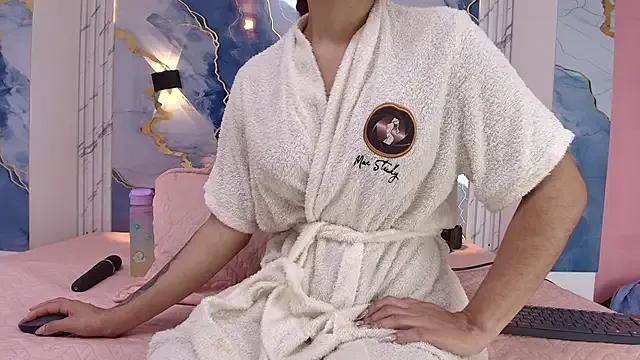 lorrayne_ from StripChat