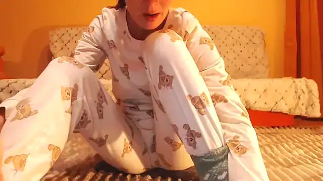 LovelyAndraGirl from StripChat