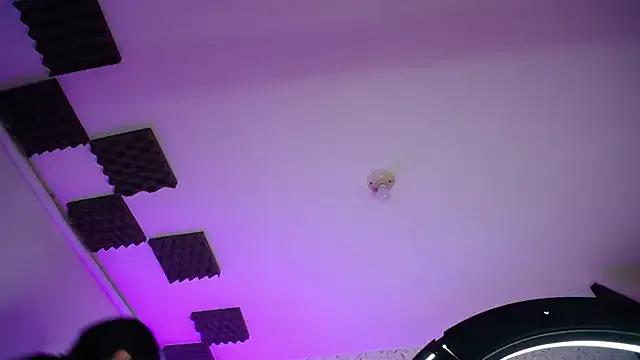 luly_pink on StripChat 