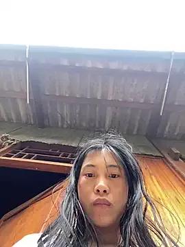 LylyOx9 from StripChat