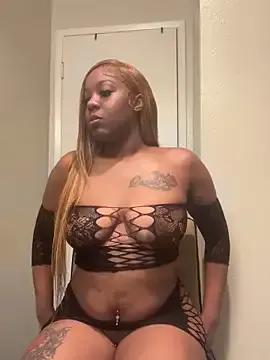 ObsessedWLyla from StripChat