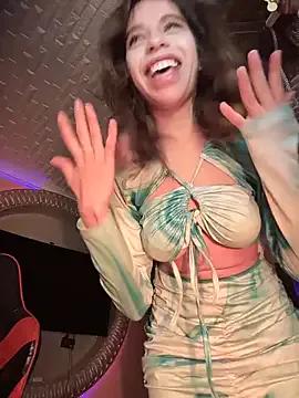 Queentaraf999 from StripChat