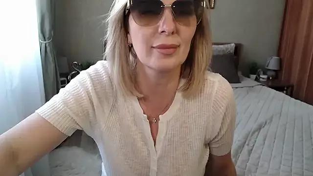 sensualEmilia on StripChat 